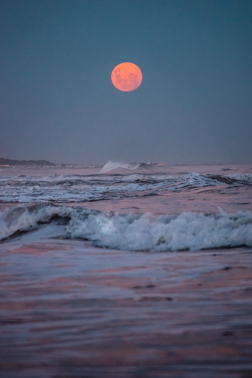 sea, moon, nature, sunset, water, dusk, landscape, beach, evening, ocean, waves, iphone wallpaper, phone wallpaper, aesthetic wallpaper
